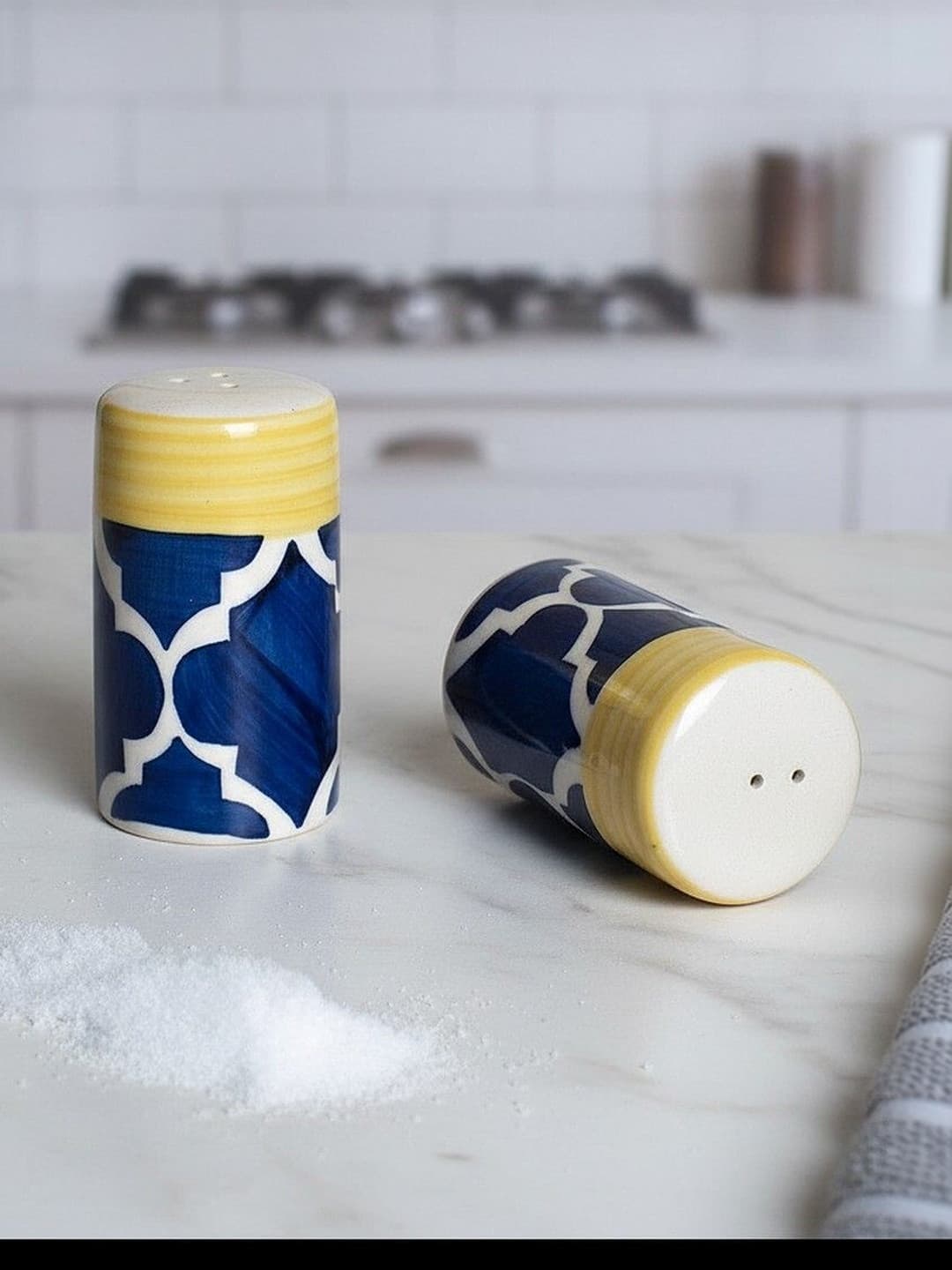 Ceramic Salt & Pepper Dispenser Set - Table top Dinning Table Top Accessories