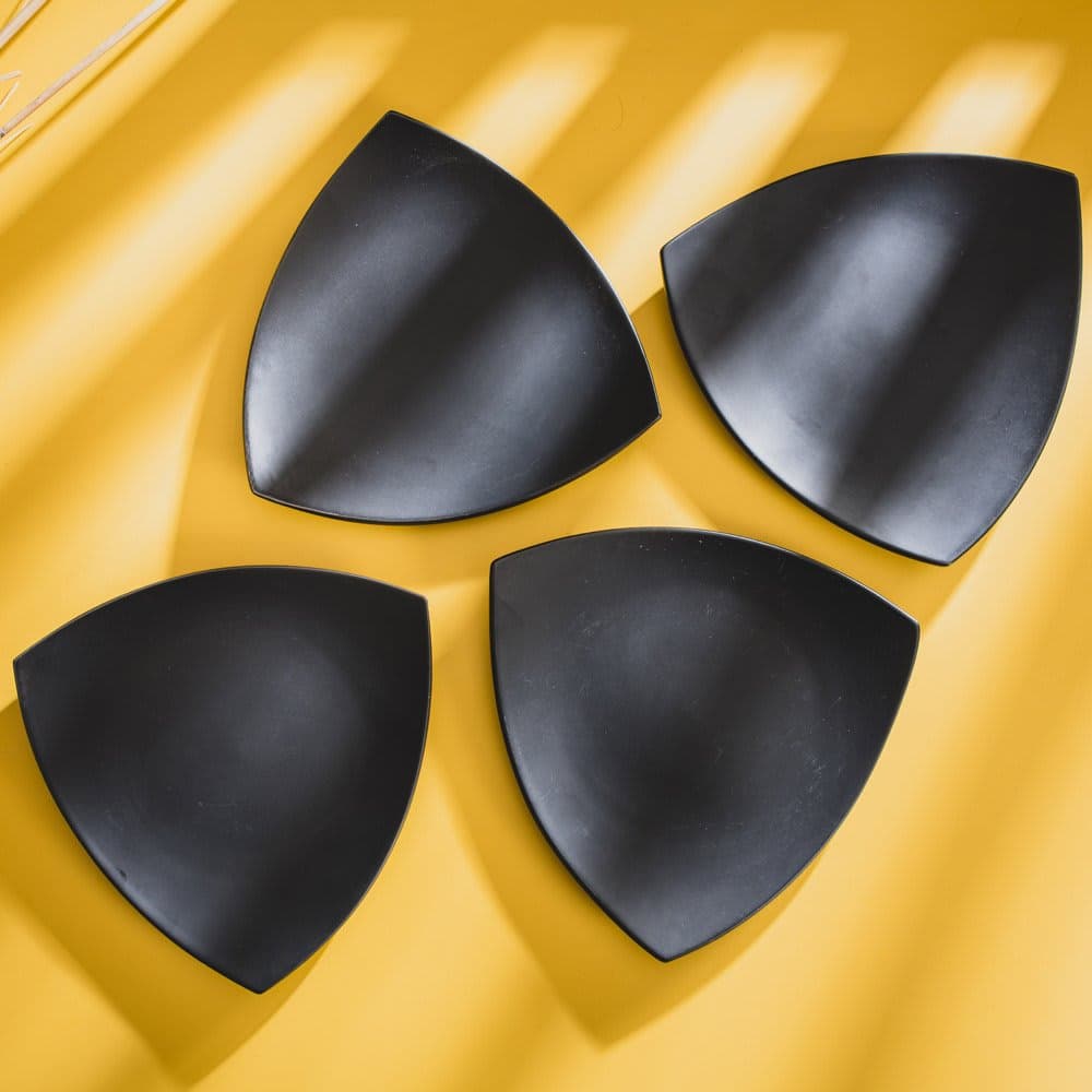 HS HINDUSTANI SAUDAGAR Ceramic Serving Designer Square/Triangle Dinner Quarter Plates Set of 4 (Microwave and Dishwasher Safe), 7 Inch (Black)