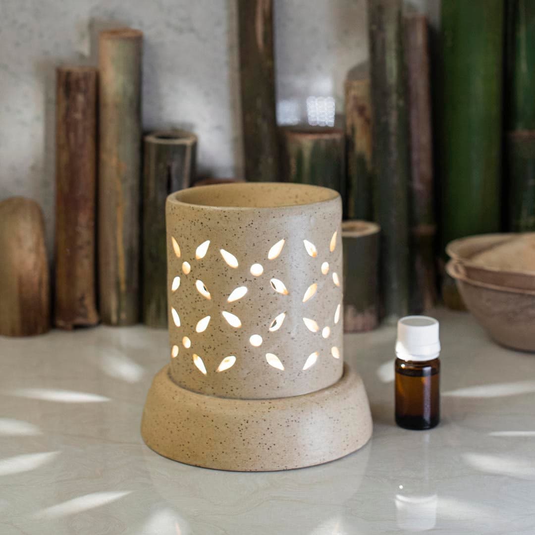 Hindustani Saudagar Electric Aroma Oil Burner & Tea Light Lamp/Pollution Free Handmade Ceramic Electric T-Light Lamp & Incense Oil Diffuser