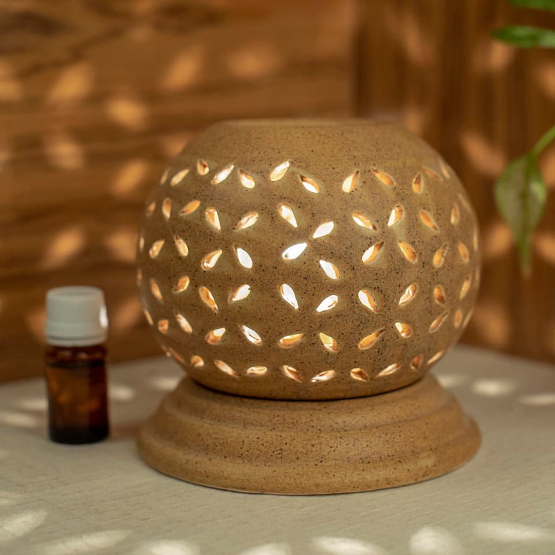 Hindustani Saudagar Ceramic Electric Diffuser Highly Pleasing Fragaranced Ceramic Diffuser Lamp Shape