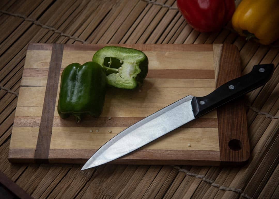 HS Hindustani Saudagar Wooden Chopping/Cutting/Slicing Board with Hanging Hole, Reversible use, Wood Used - Sheesham/Neem/Mango, 30 X 19.5 X 1.8 cm Large